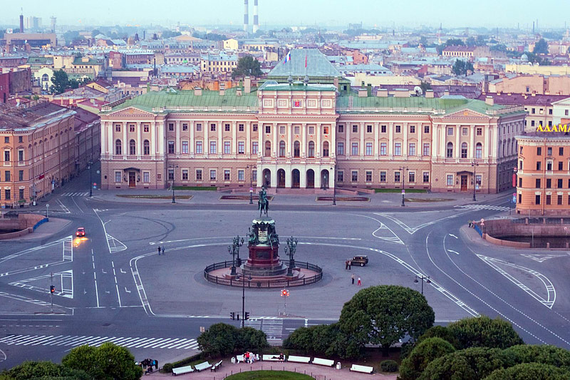 The Blue Bridge (Siniy Most) and The Mariinsky Palace in Saint Petersburg, Russia The Blue Bridge (Siniy Most) and The Mariinsky Palace in Saint Petersburg, Russia